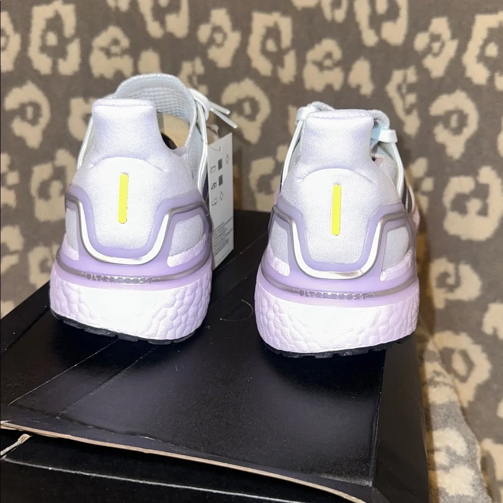 Adidas Ultraboost 20 W in EGO762 Sneakers 👟 👟 New 🆕 & Never Worn 😍😍 - Picture 8 of 17